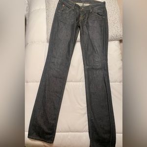 HUDSON Carly Straight Leg in ember wash
Size 25 low rise